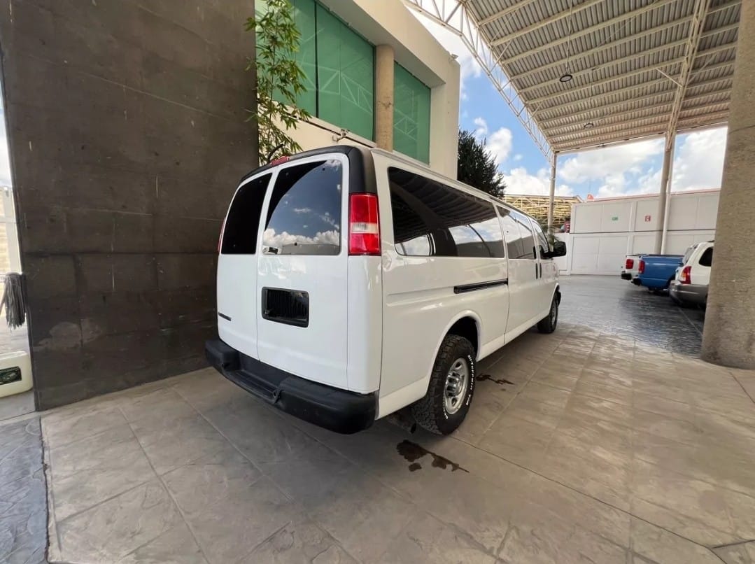 CHEVROLET EXPRESS VAN 2019 - Image 2