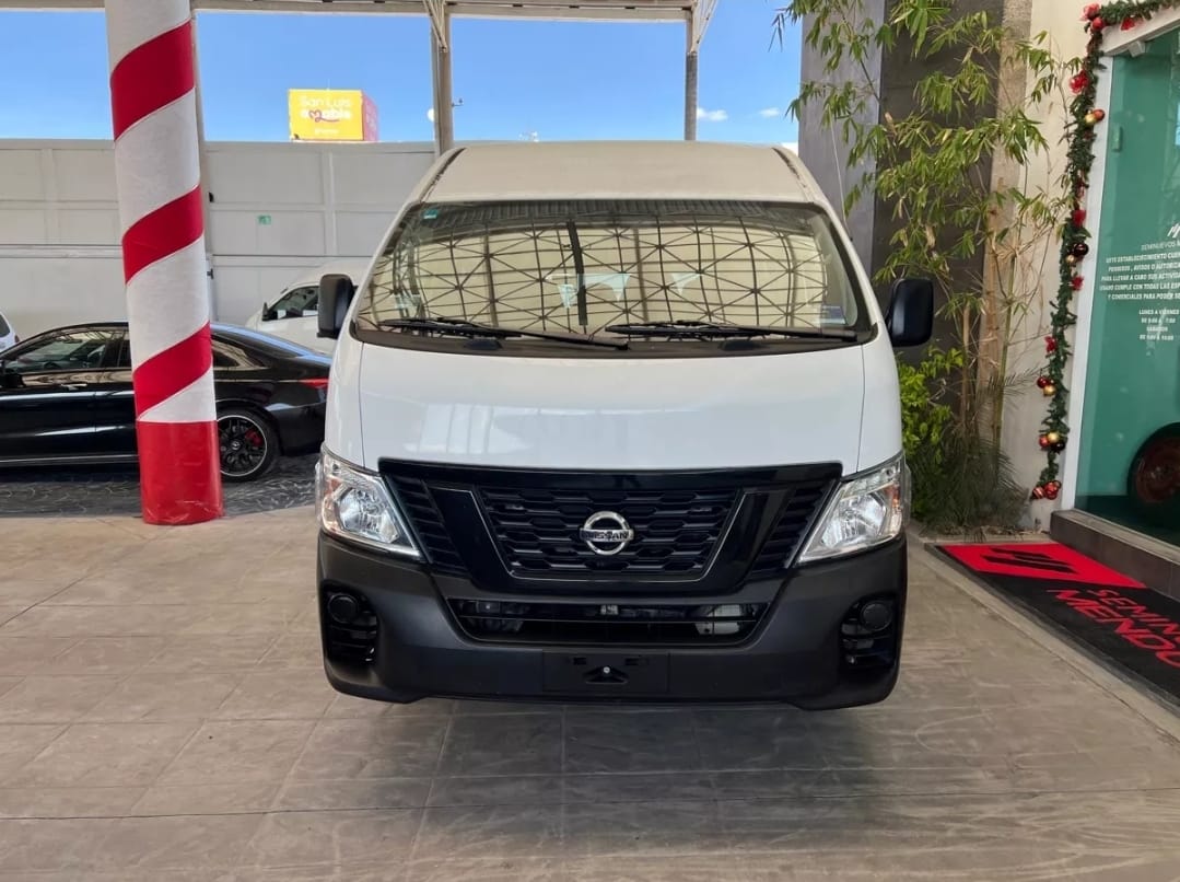 NISSAN URVAN 2022