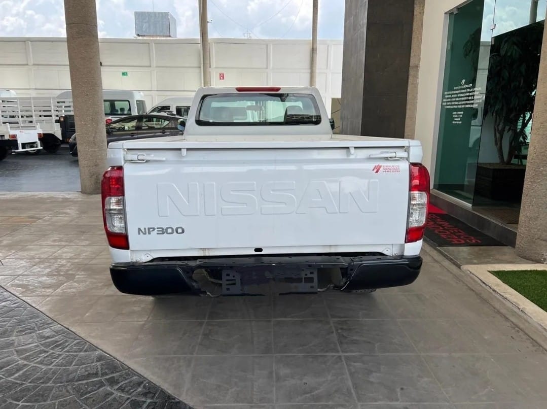 NISSAN NP300 2018 - Image 8