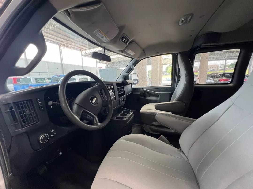 CHEVROLET EXPRESS VAN 2019 - Image 3