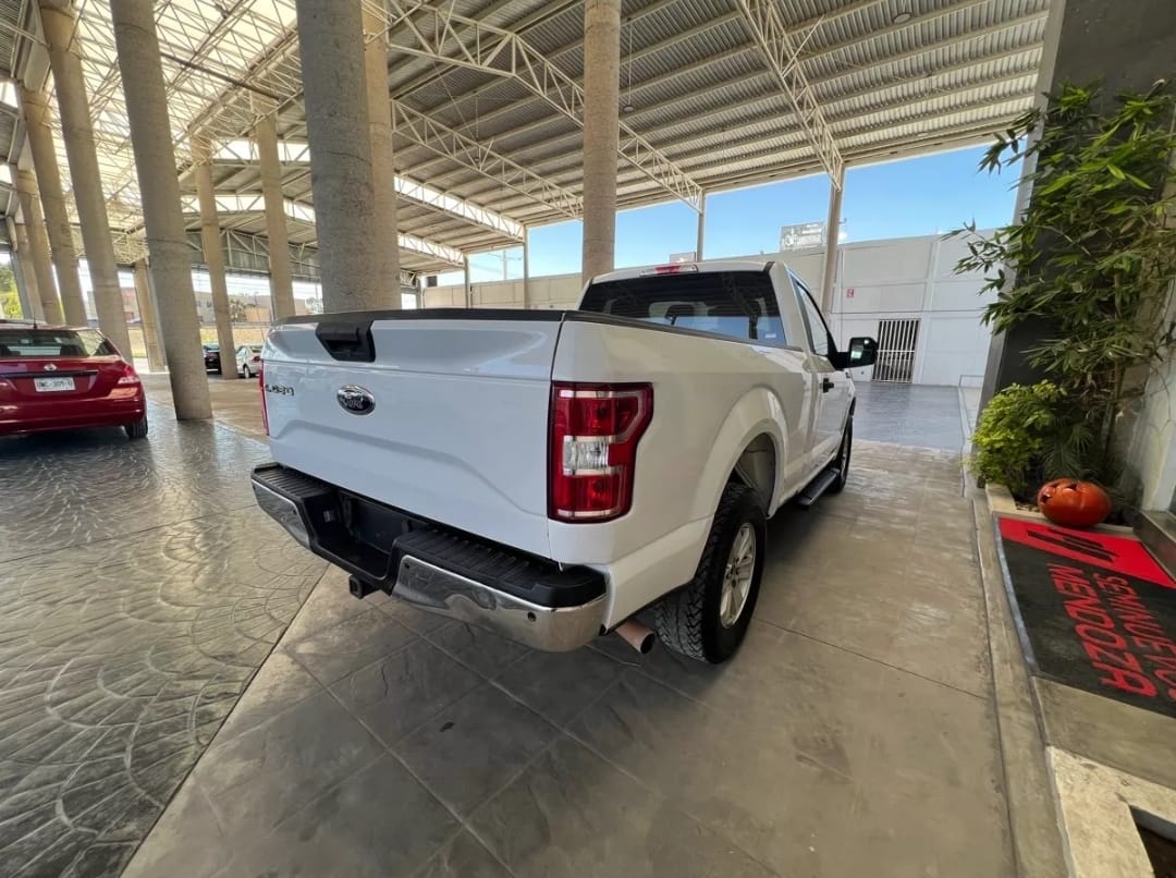 FORD LOBO XLT - Image 8