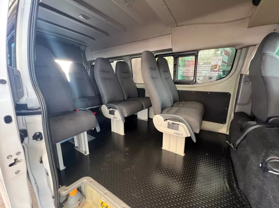 NISSAN URVAN 2022 - Image 9