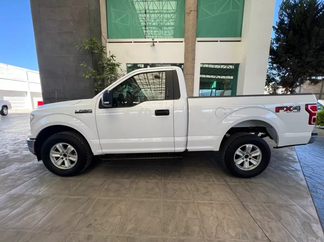 FORD LOBO XLT - Image 10