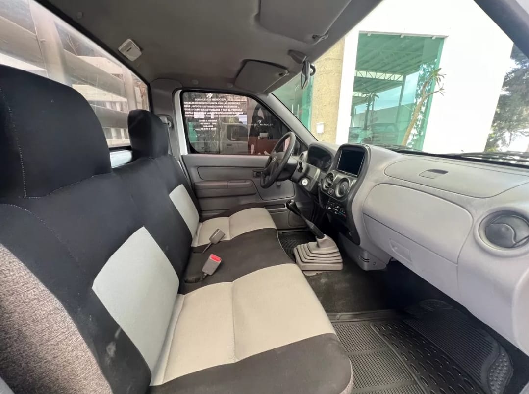 NISSAN NP300 2015 - Image 8