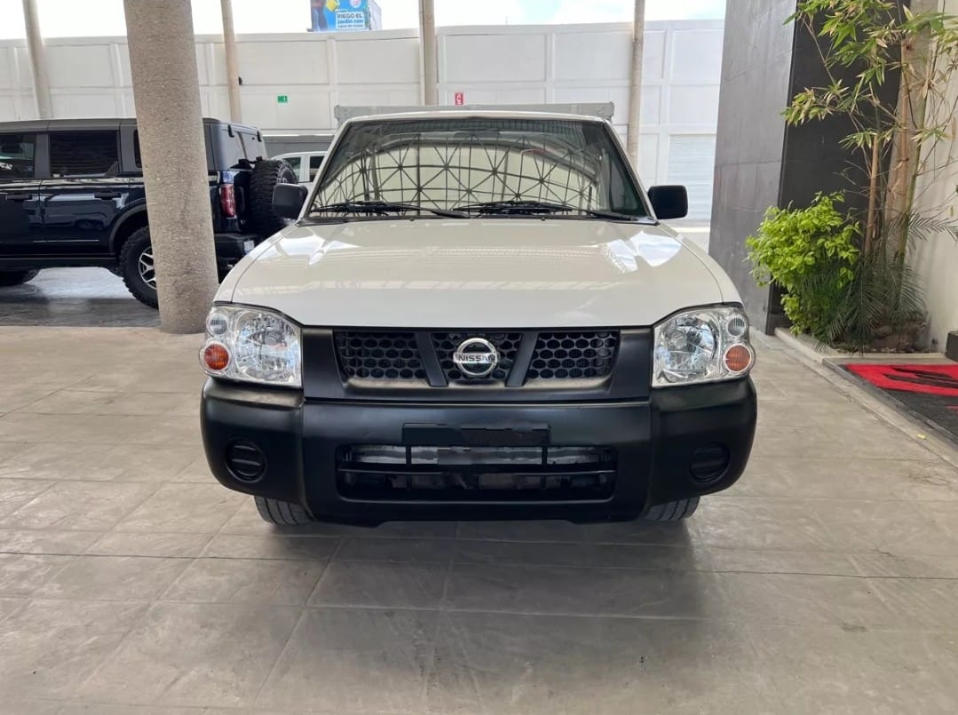 NISSAN NP300 2015