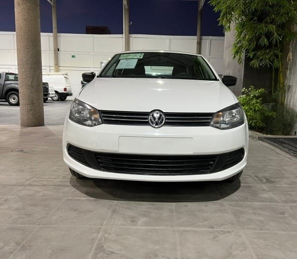 VOLKSWAGEN VENTO 2015