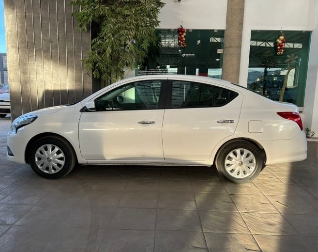 NISSAN VERSA 2019 - Image 11