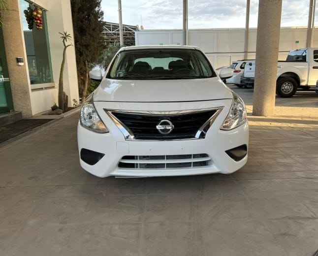 NISSAN VERSA 2019