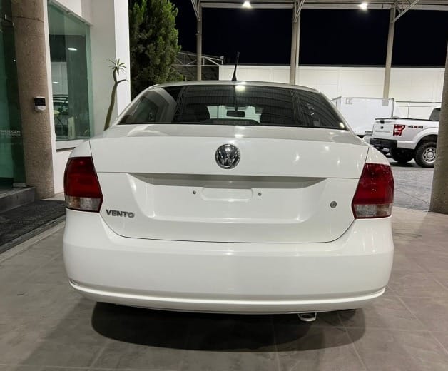 VOLKSWAGEN VENTO 2015 - Image 11