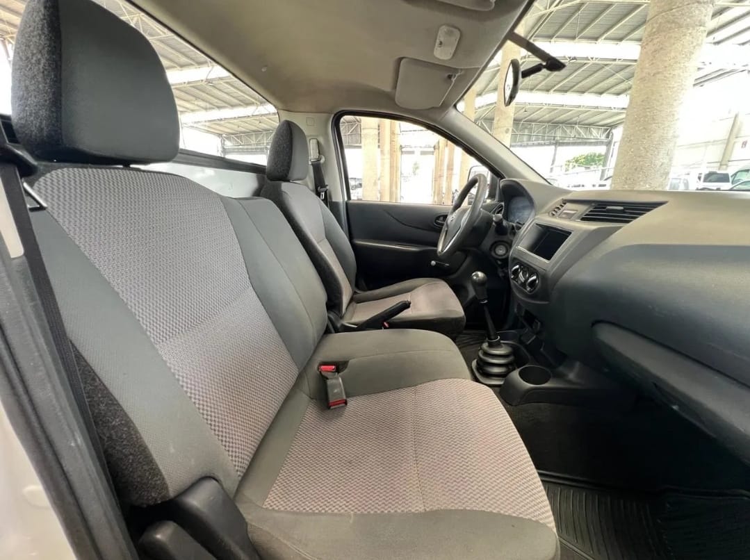 NISSAN NP300 2018 - Image 10
